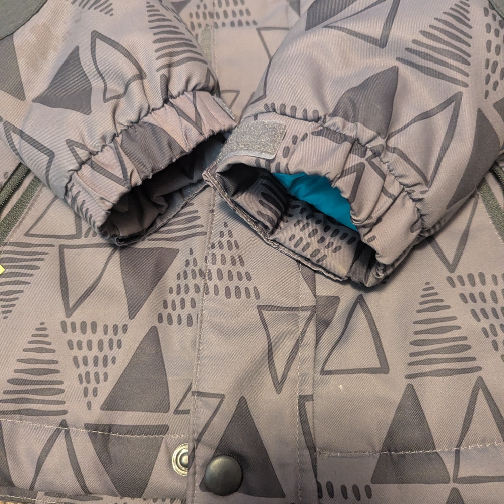 Geometric Patterned Hooded Jacket - Picture 3 of 4